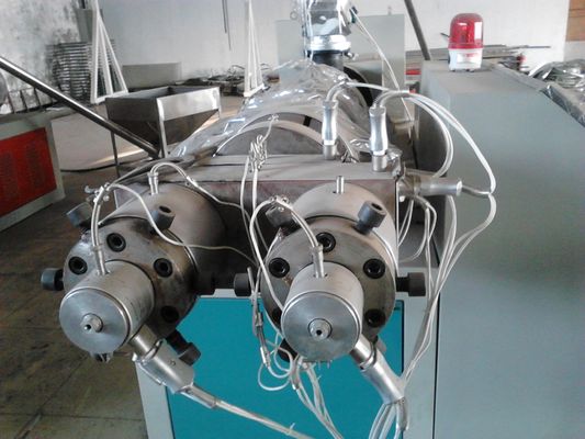 Van de de Schroef Plastic Pijp van pvc Tweeling de Uitdrijvingslijn, de Machine van de Pijpextruder